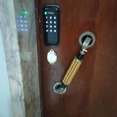 Cave -1 Estudio Inteiro No Areeiro Em * リスボン