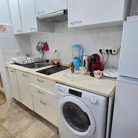 Cave -1 Estudio Inteiro No Areeiro Em *