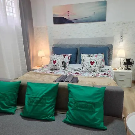Cave -1 Estudio Inteiro No Areeiro Em * Lisbon