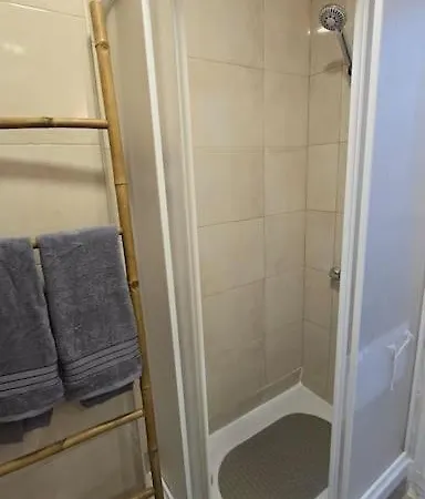 Appartement Cave -1 Estudio Inteiro No Areeiro Em Lisboa